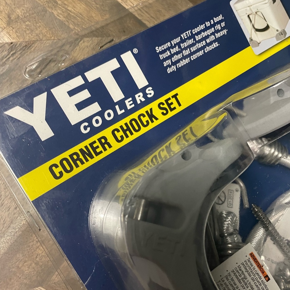 YETI corner chock set (cooler tie down)